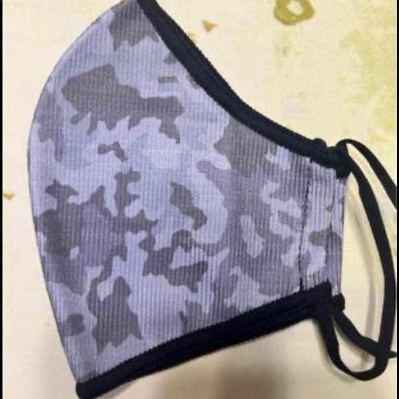 Qty 2 Norwex Face Mask Pink and  Camo Gray. Include Qty 2  Wristlet Bag. - Picture 4 of 9